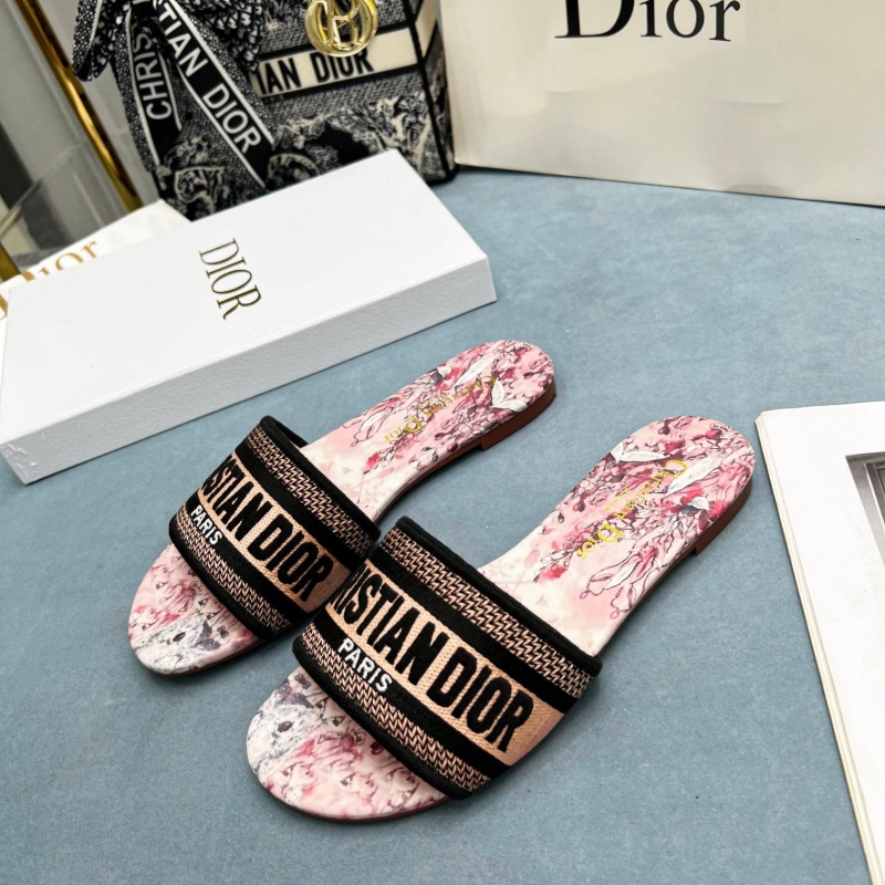 ch**an D*or slippers